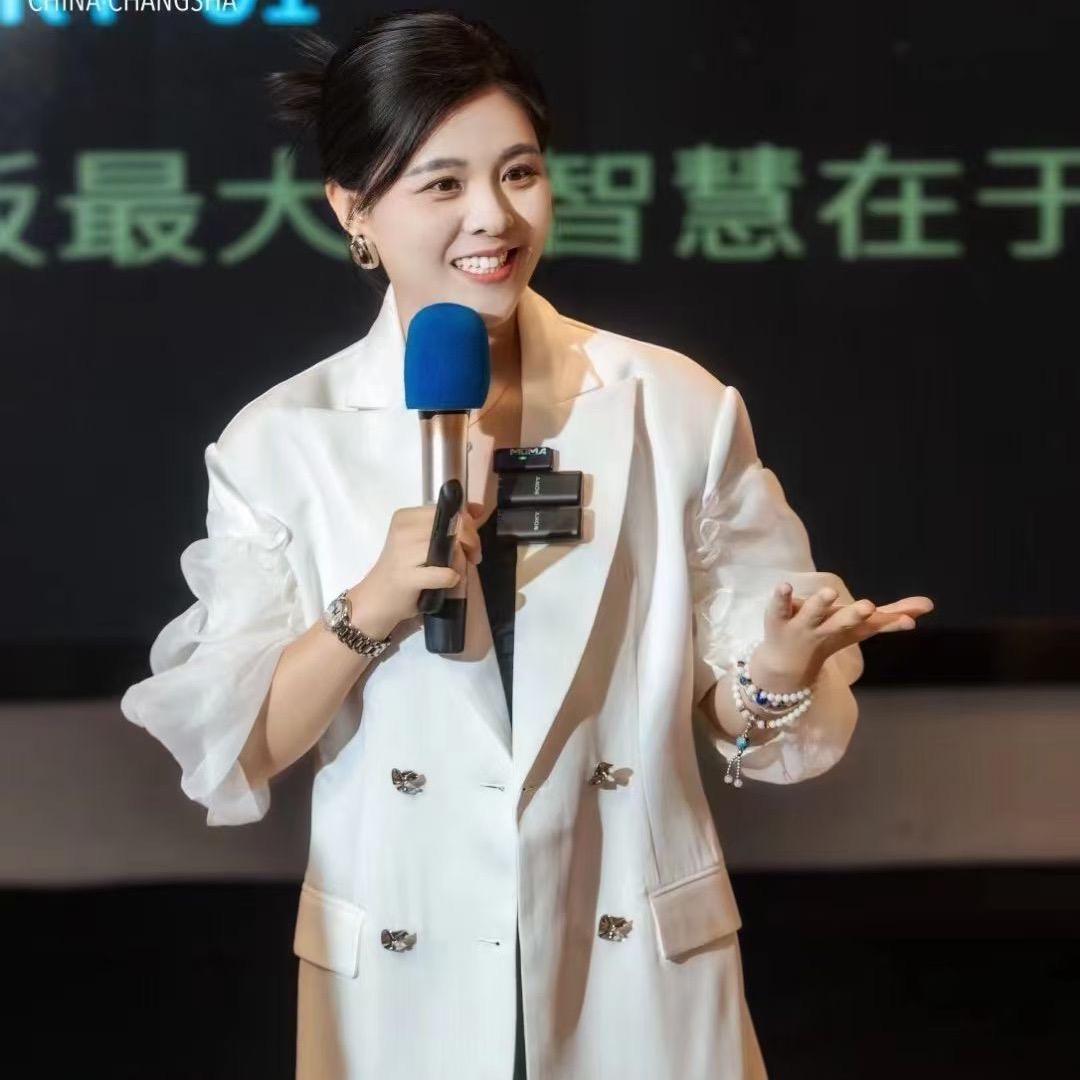 李姝颖美业三诊合一