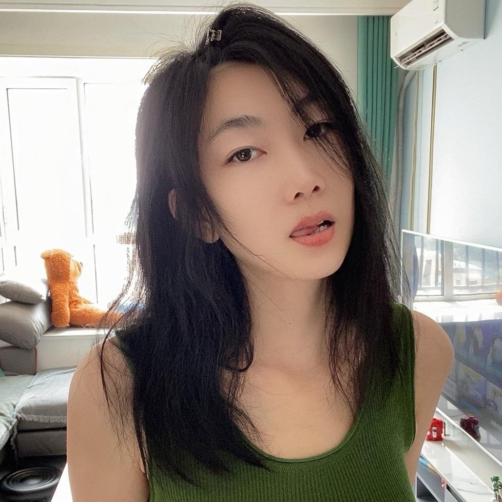何小何