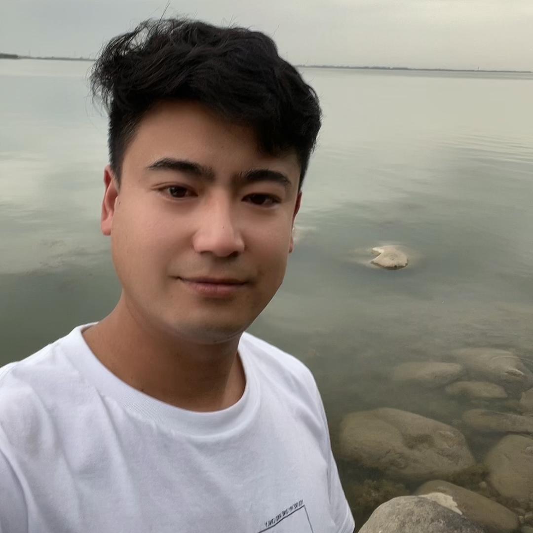 @大脸的脸不大