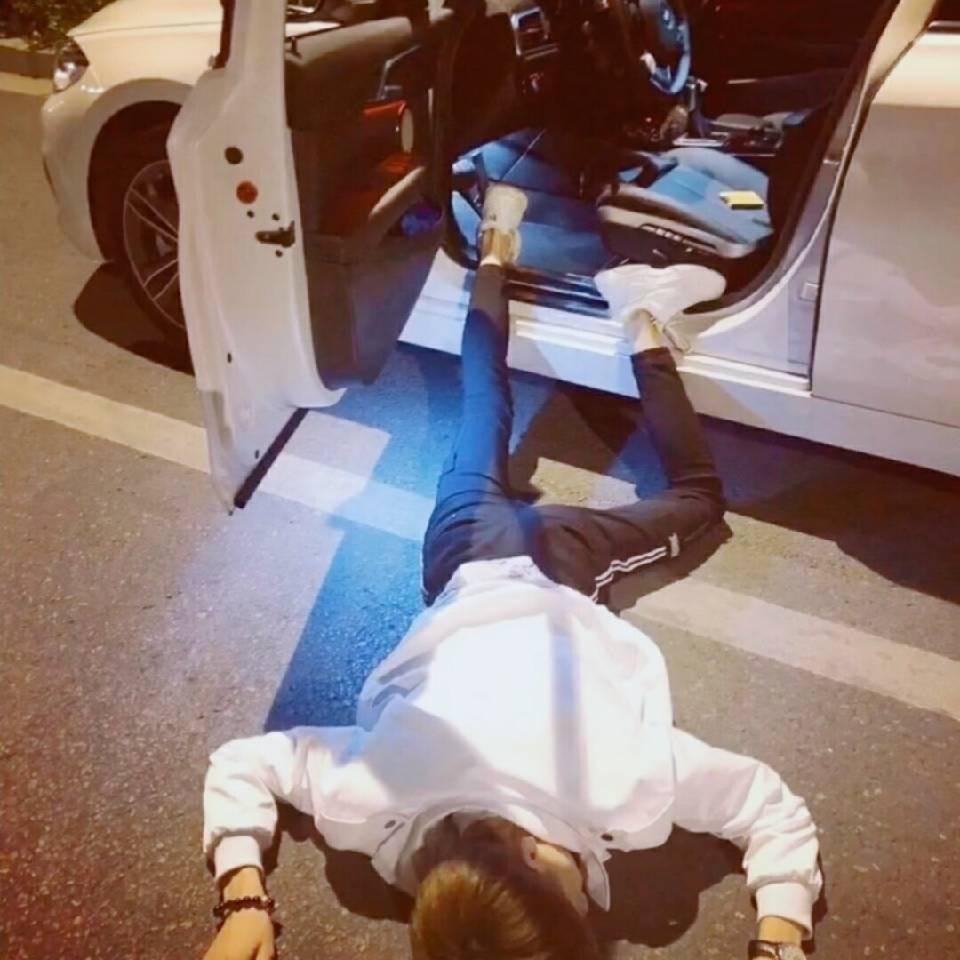 宇.