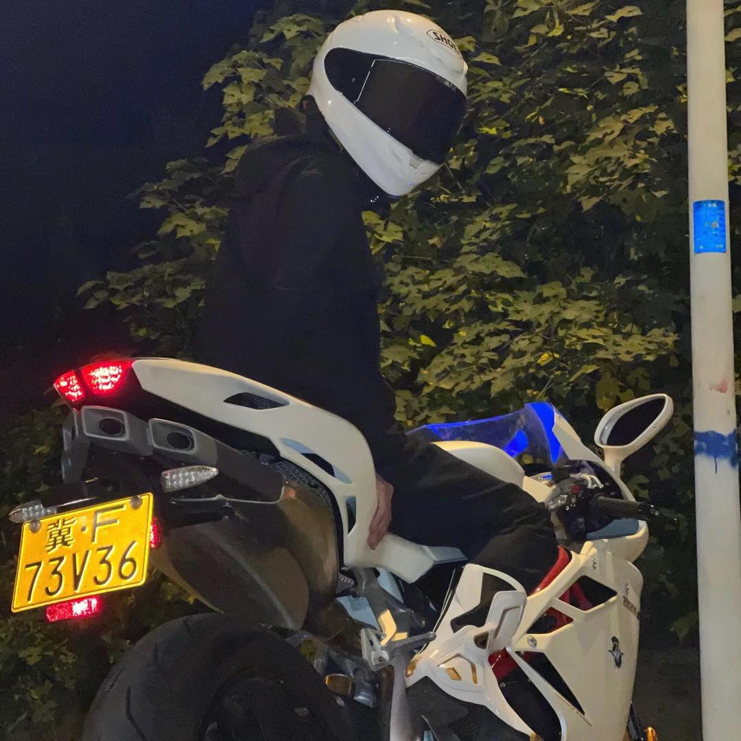 贝勒（猪八戒cos中学校长勾引老师）