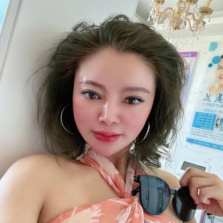 格尔木伊娜美铂美兰美容美体店