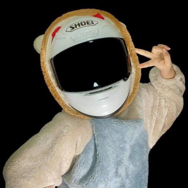 王77
