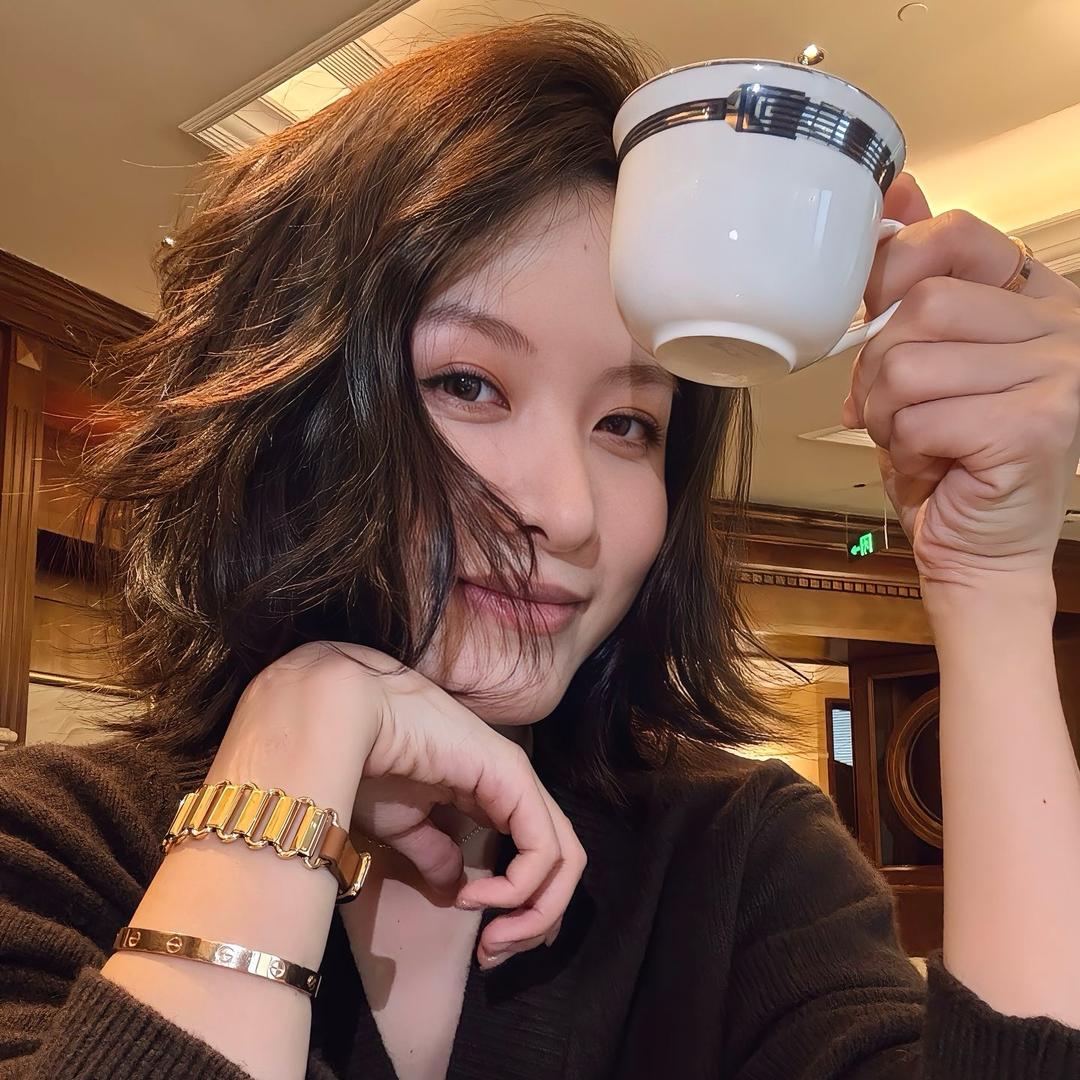 林痣晴~爆款高级感穿搭