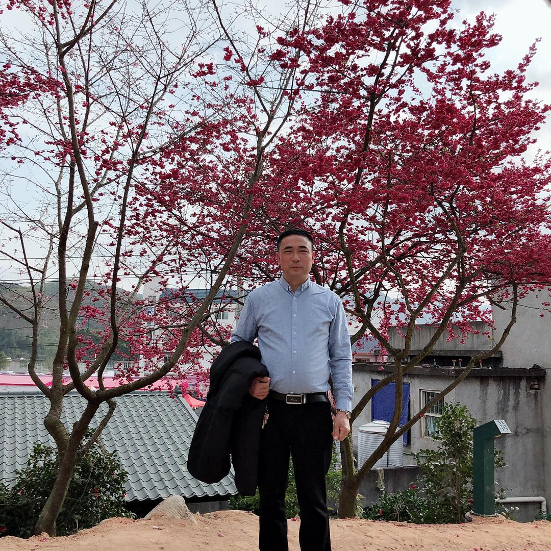 靓裙服饰