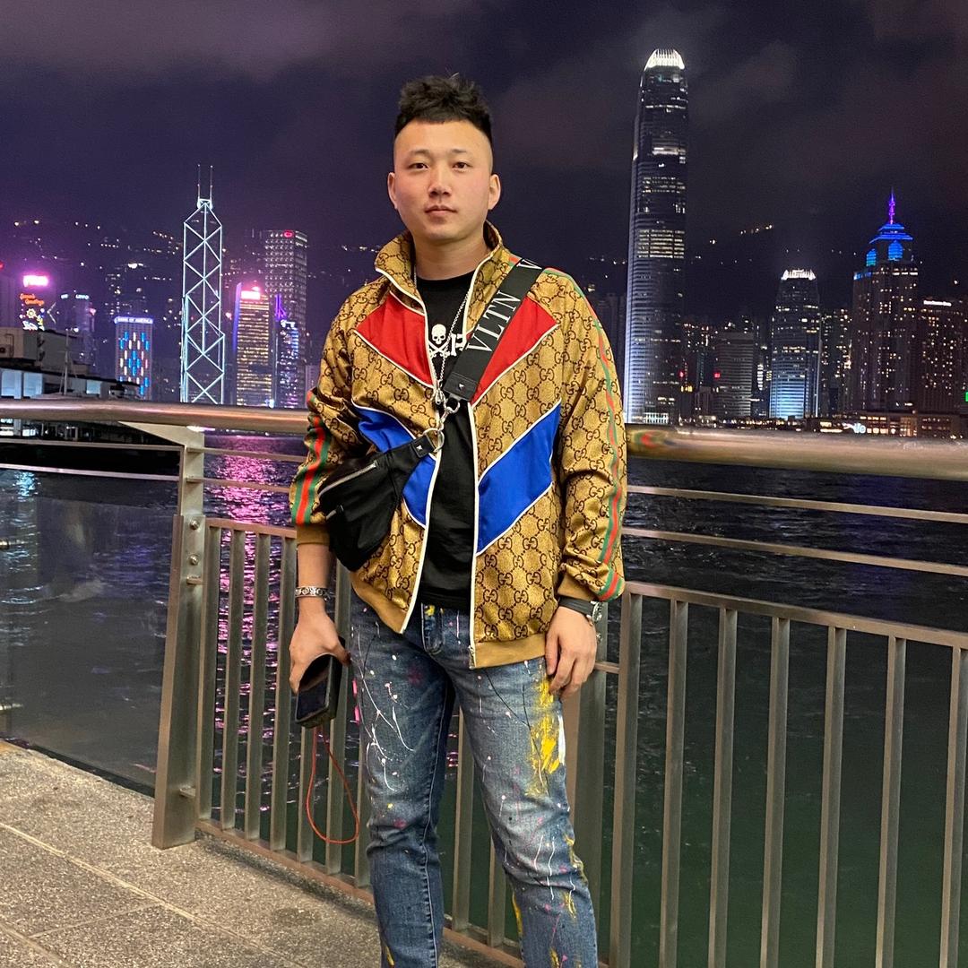 开原市皇冠名品男装
