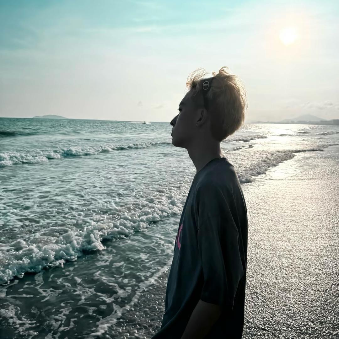 为萌萌酱举大旗