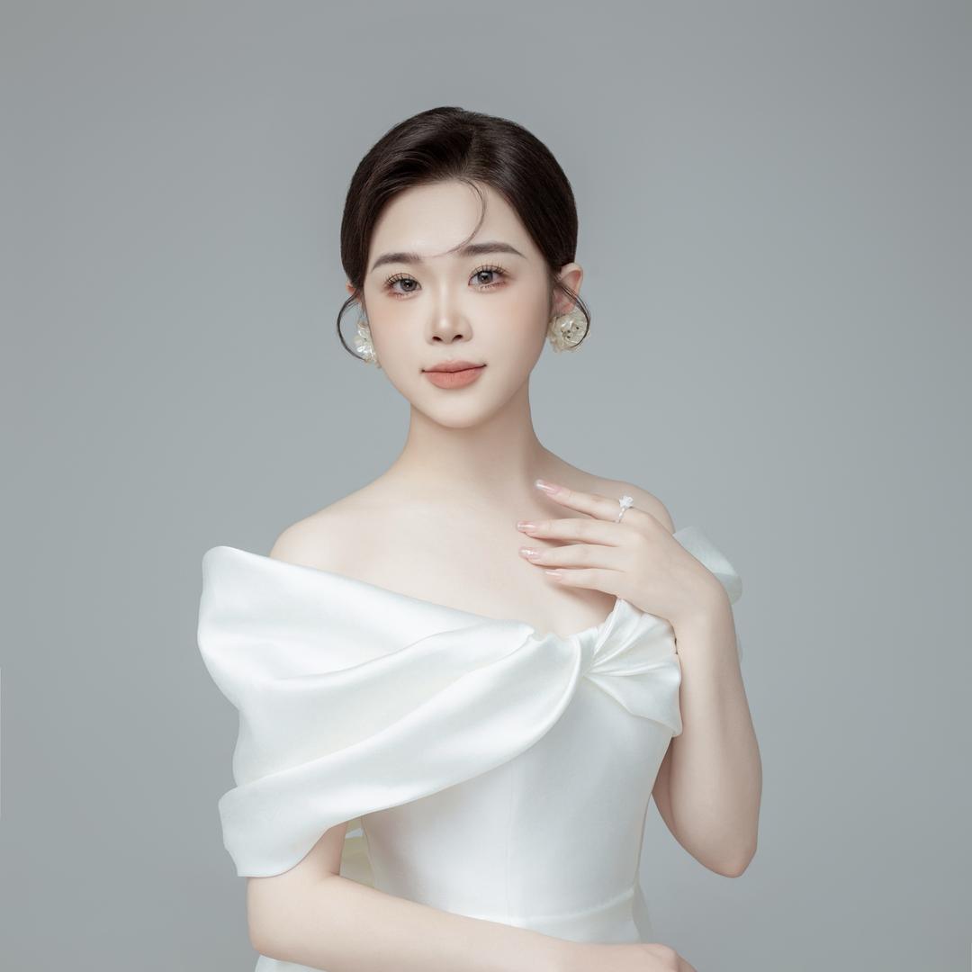 🎀⁰²何佰灵🕊