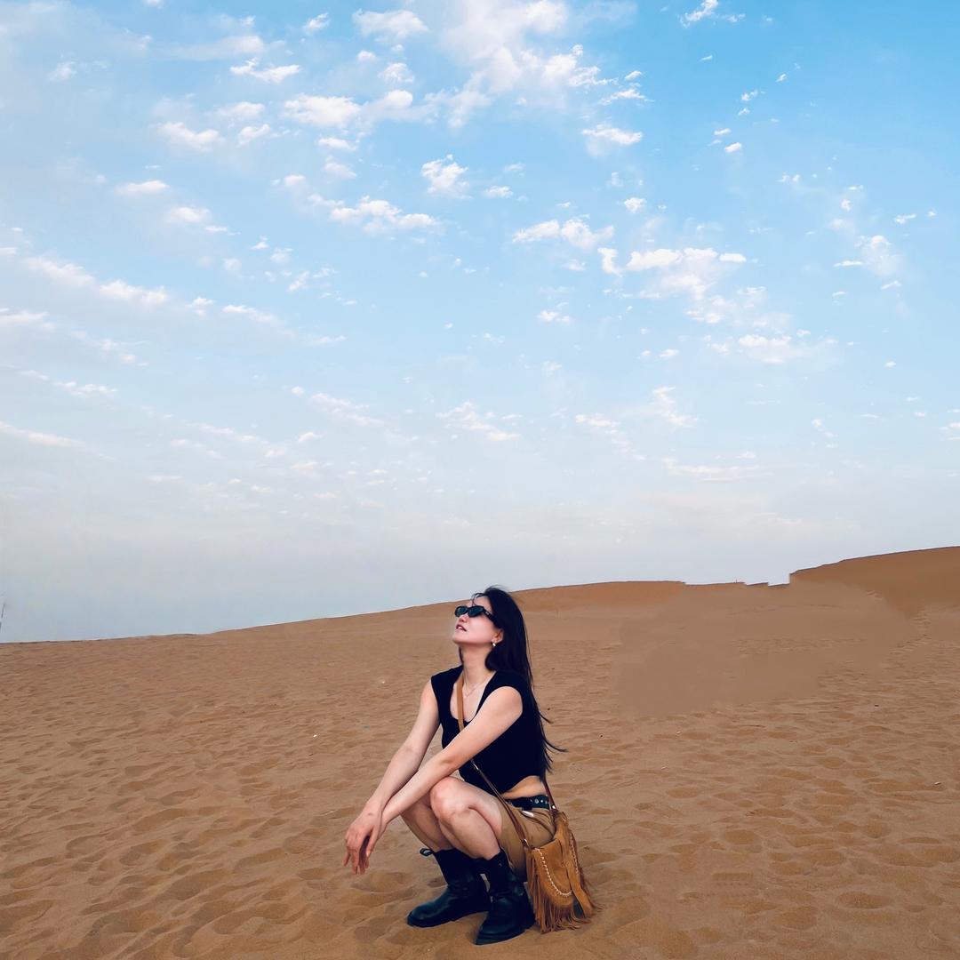 大小姐服装店小波