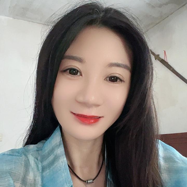 蝴蝶飞飞《服饰穿搭》