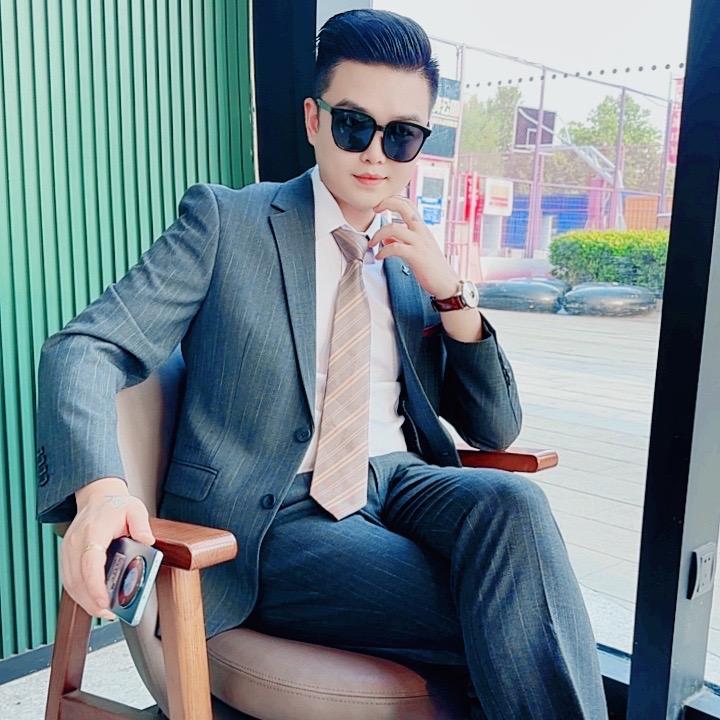 宝总不离不弃