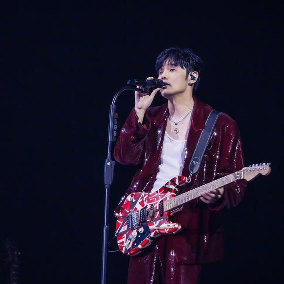 菠萝公主👑🍍