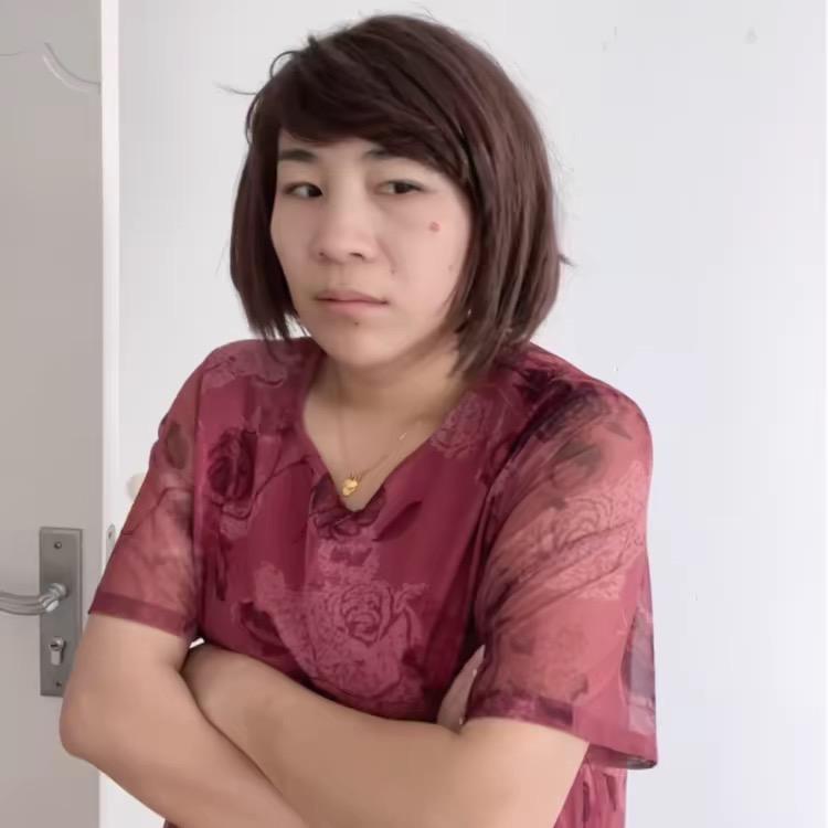 举满桌子