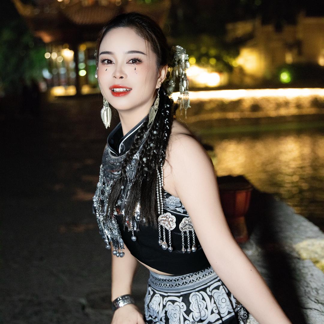 Miss  谭