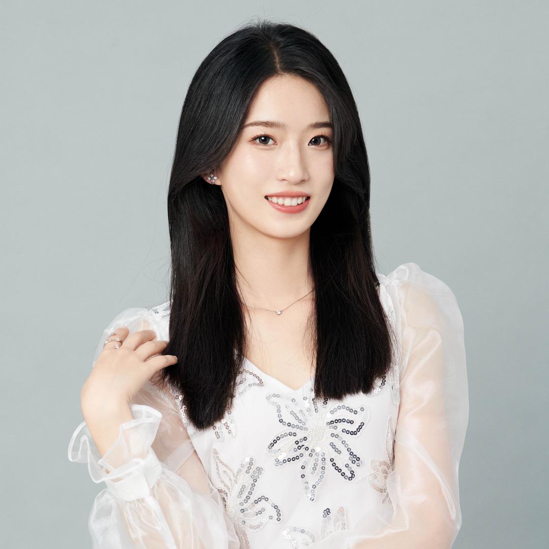 努力学习的汪梦涵