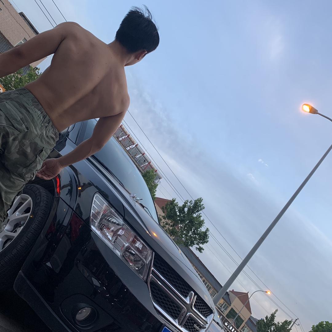 彩虹湖的水渠清