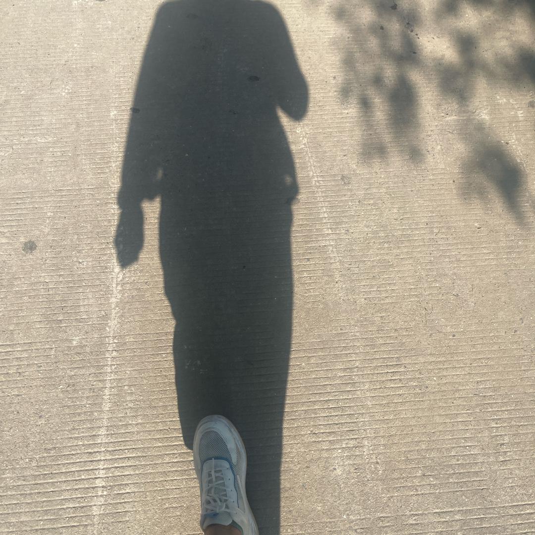 黄色安全帽