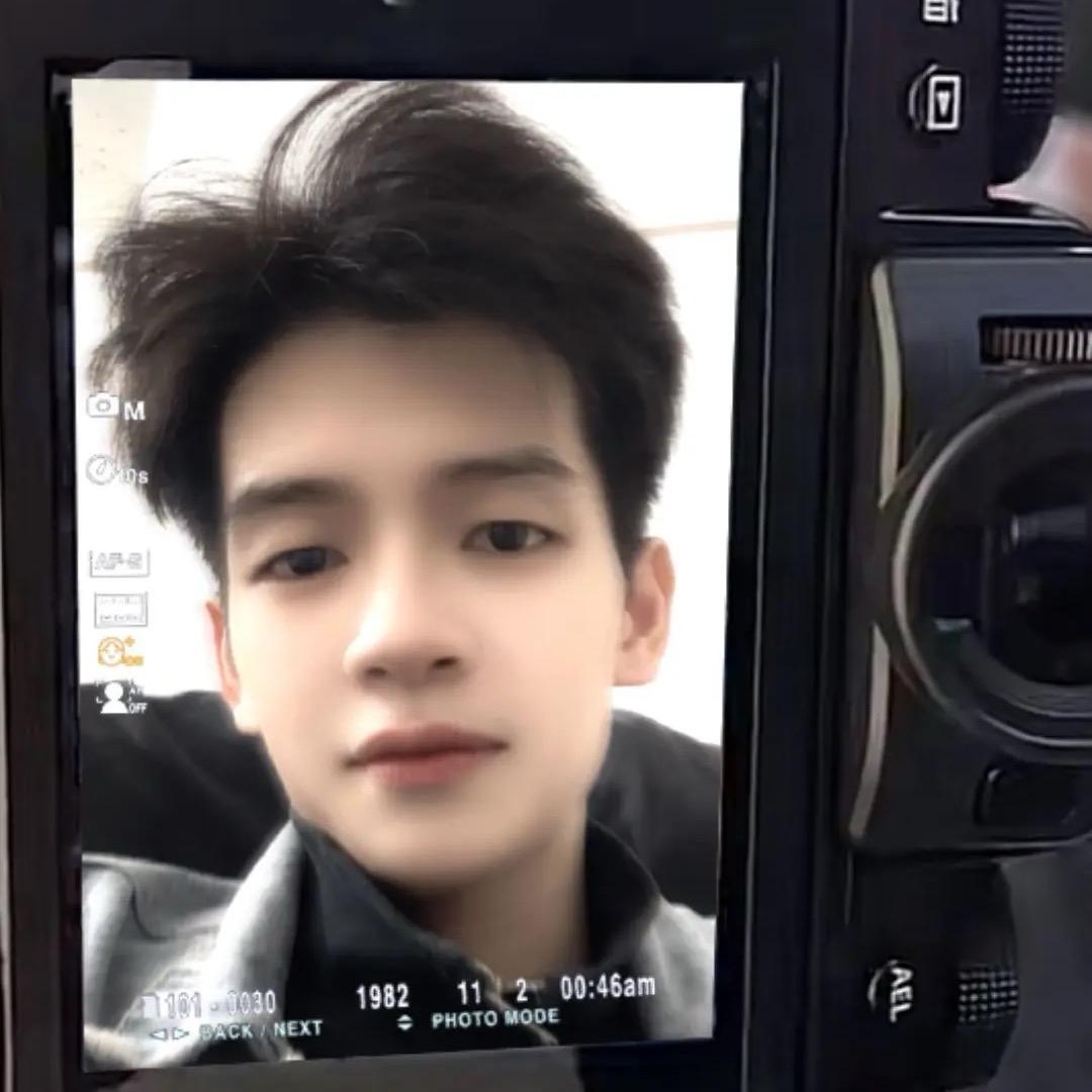 李先生，
