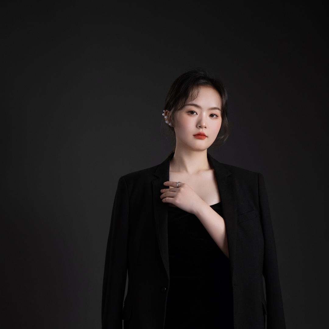 单眼皮的珍珍吖