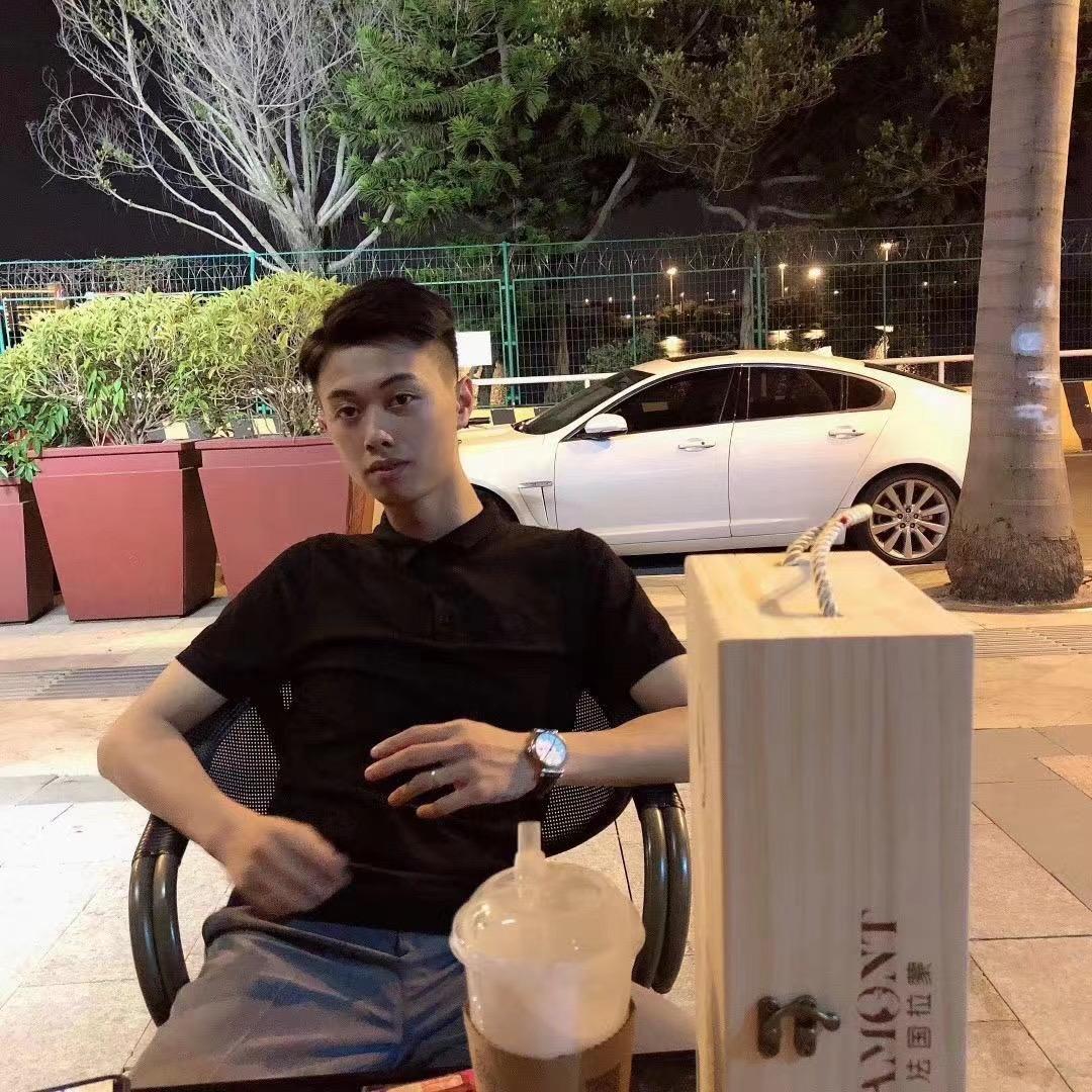 痞笑大叔👨🏻‍🦱