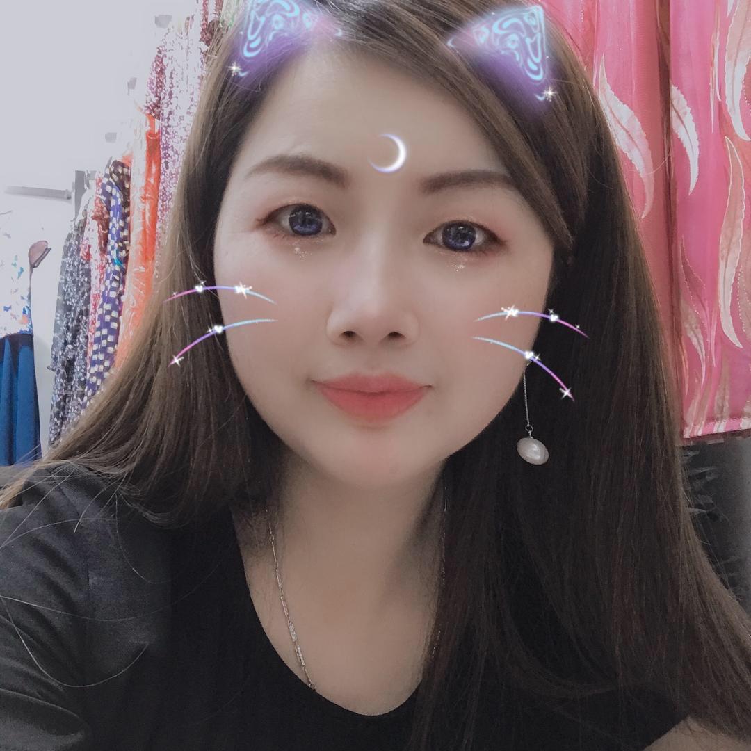 武汉蒂阿蒙服饰～汤姐