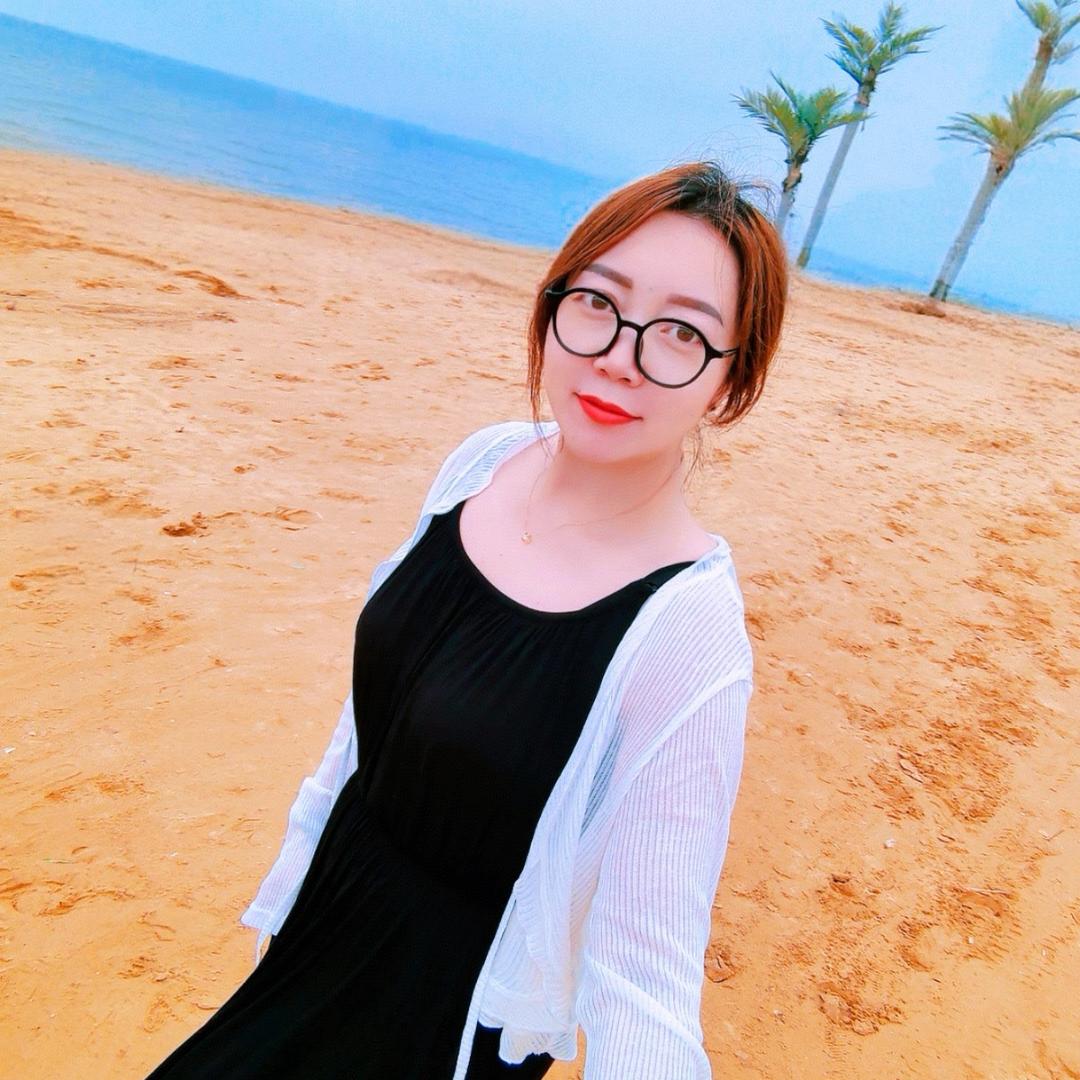 君姐爱吃爱玩