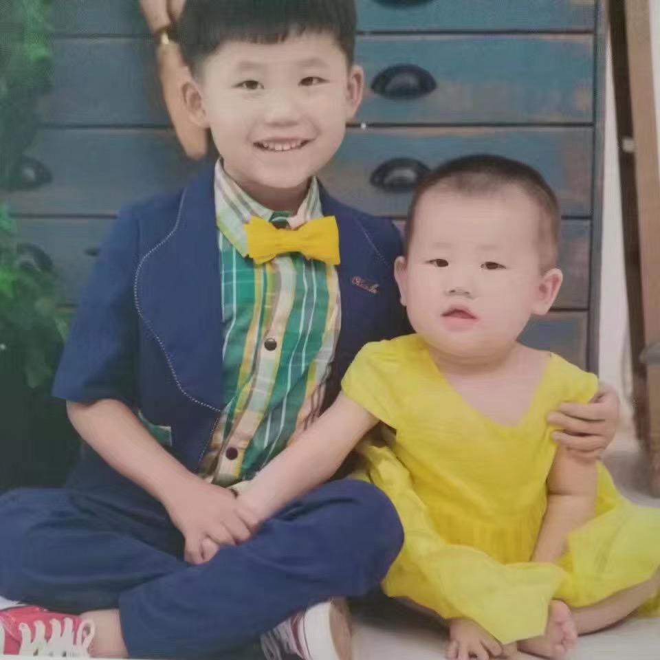 眼泪笑了