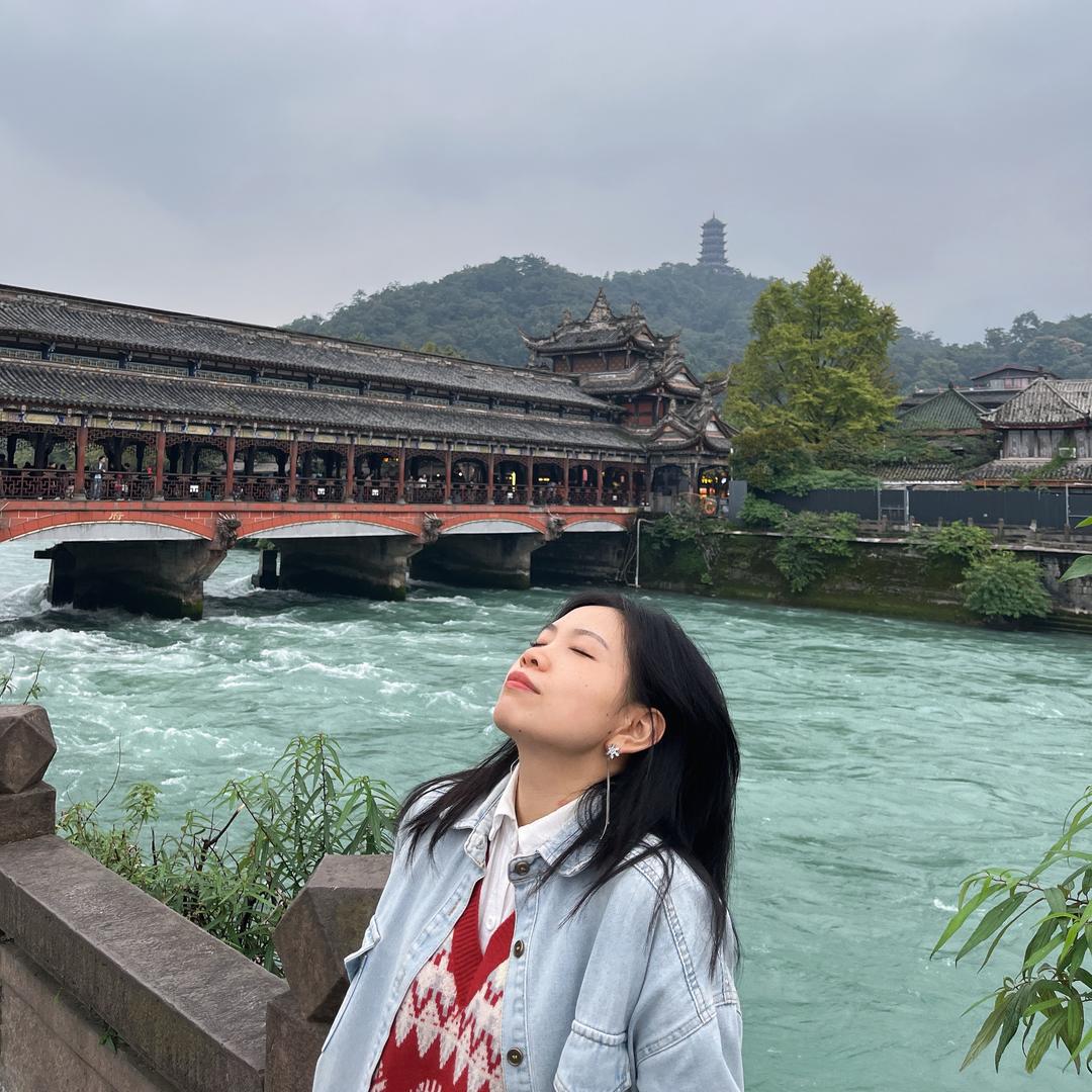 莉莉丫