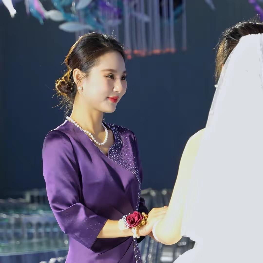 奢影良辰喜妈妈礼服定制