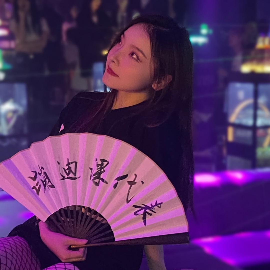 姜姜🧡ྀི蹦迪课代表