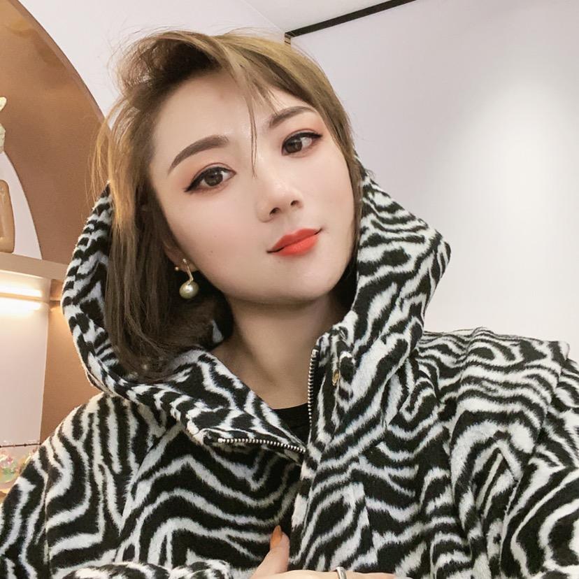 诗梓雅服饰