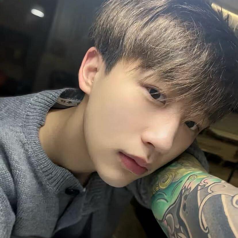 ㅤ￰ ￰睡不醒的小屹