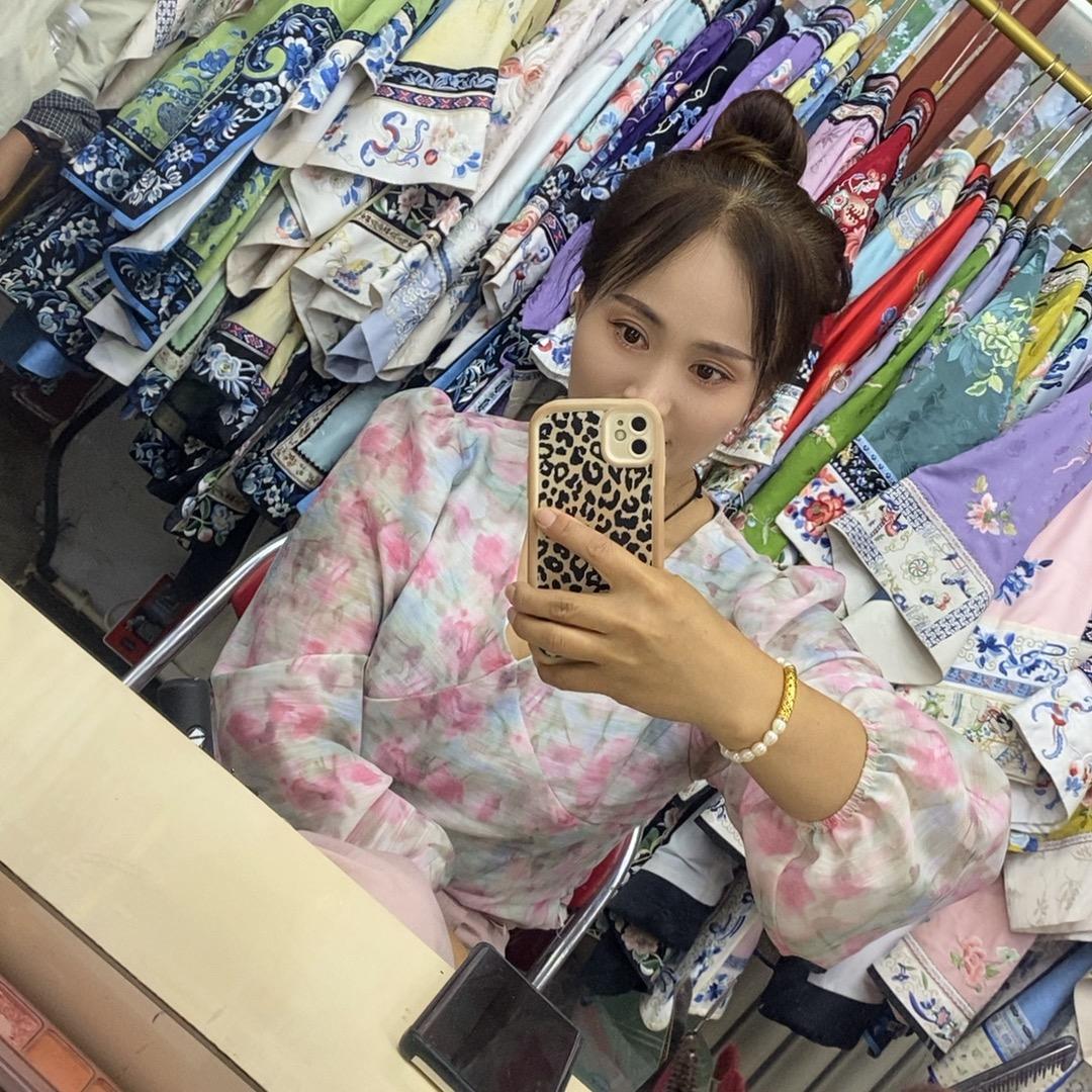 爱跳舞的化妆师娜姐