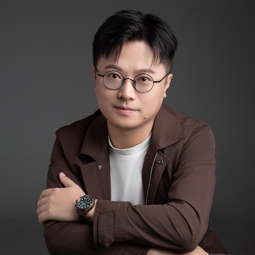 合身穿男装