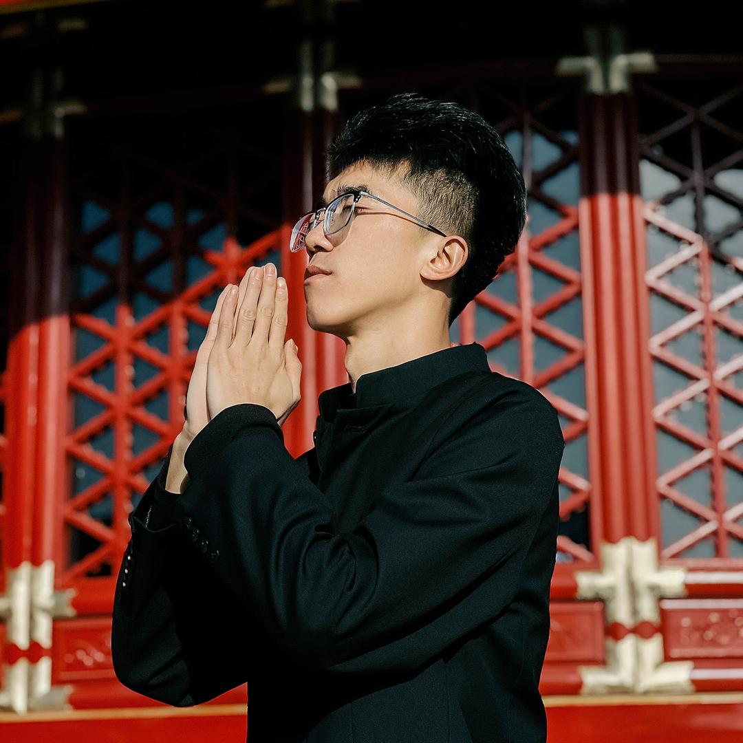 小鹏偷懒📷