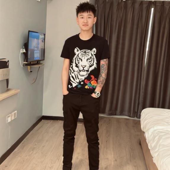 1个人