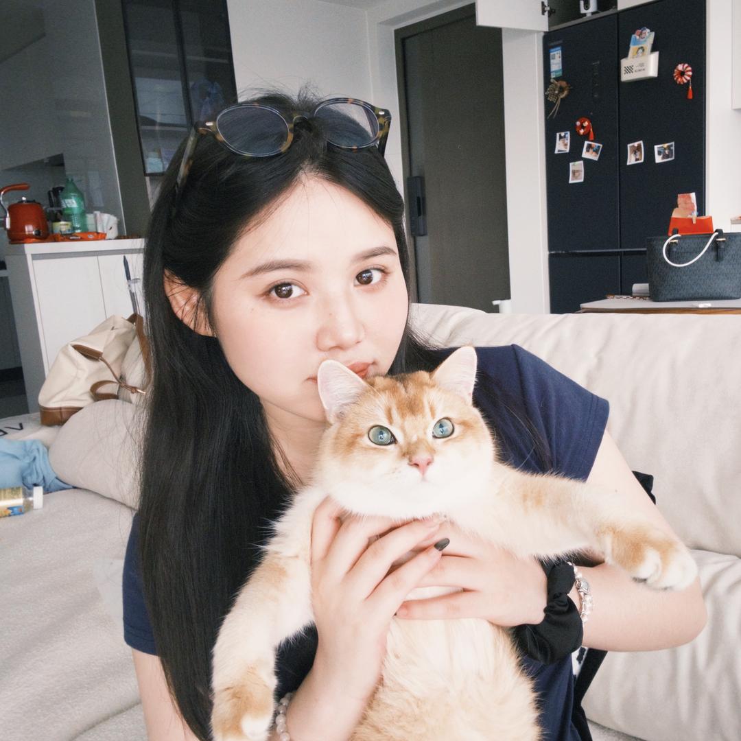 爱吃肉的葡萄萄