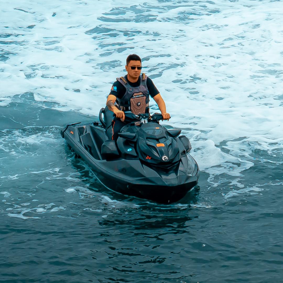 青岛摩托艇自驾-强子