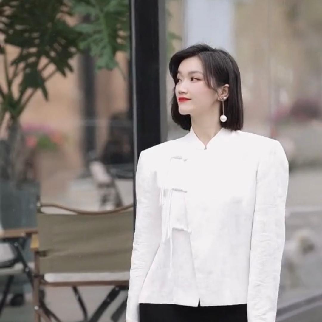 深圳薇妮家高定女装
