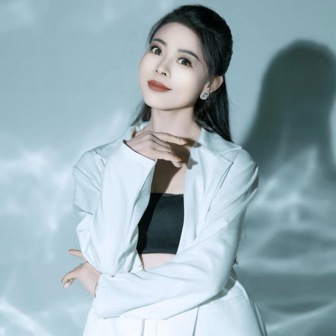 主持人凤娇