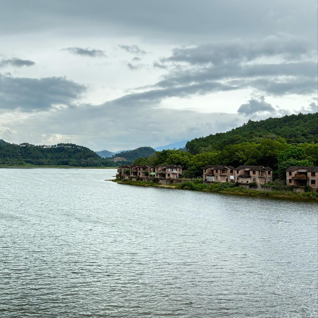 广西玉林牛仔裤尾货一手批发兼零售