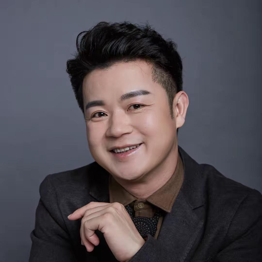 免打理陈炫龙曙光热烫学院