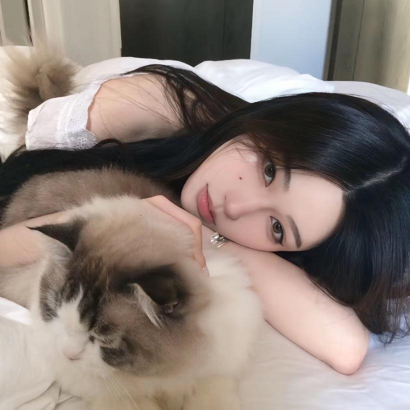 一只小笨鱼