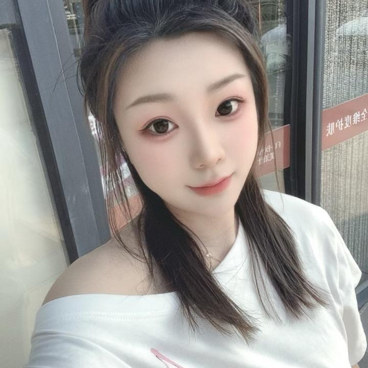 依依