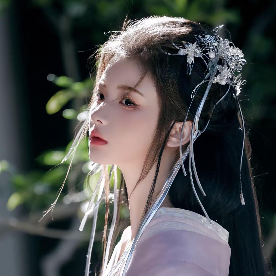 山茶花开化妆师晴晴