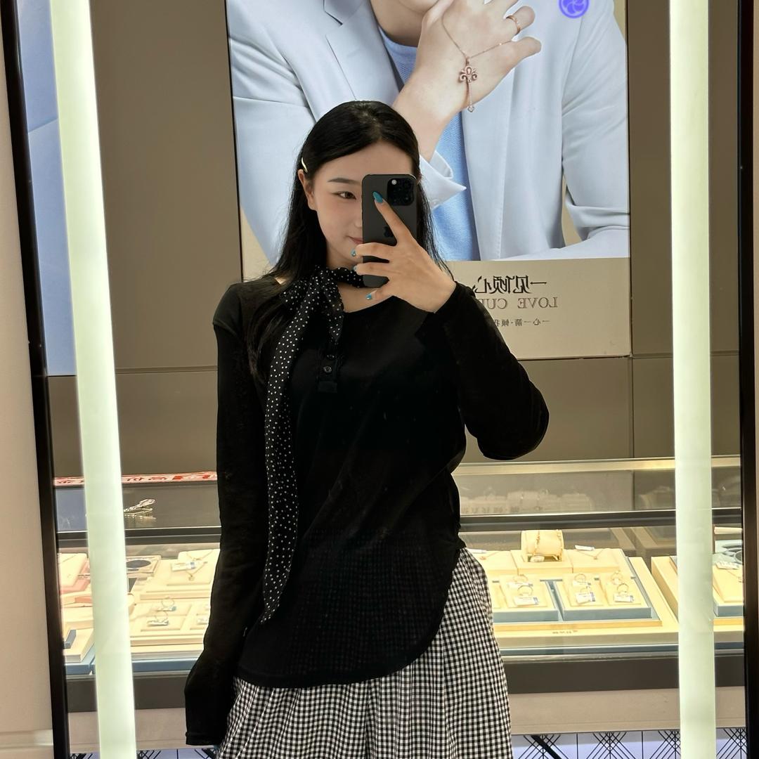 小劉. y