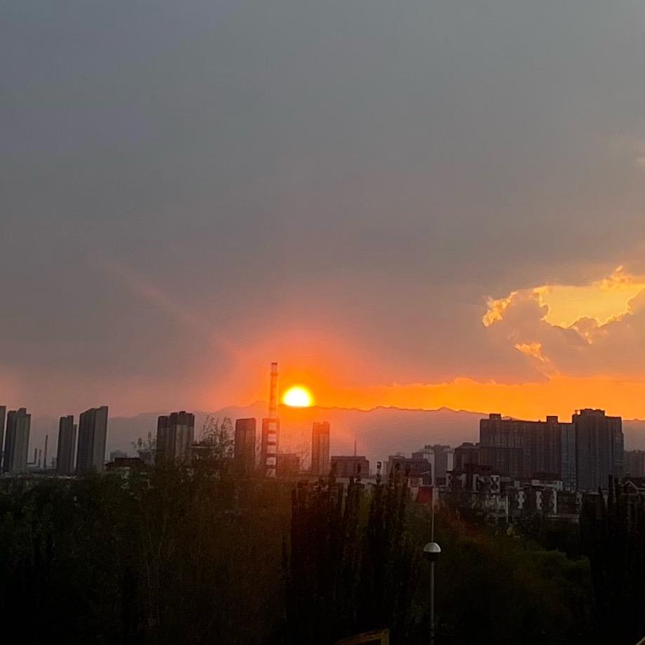 （   “ @   阳 ”   ）