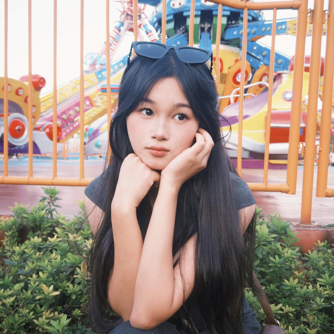 吖吖-