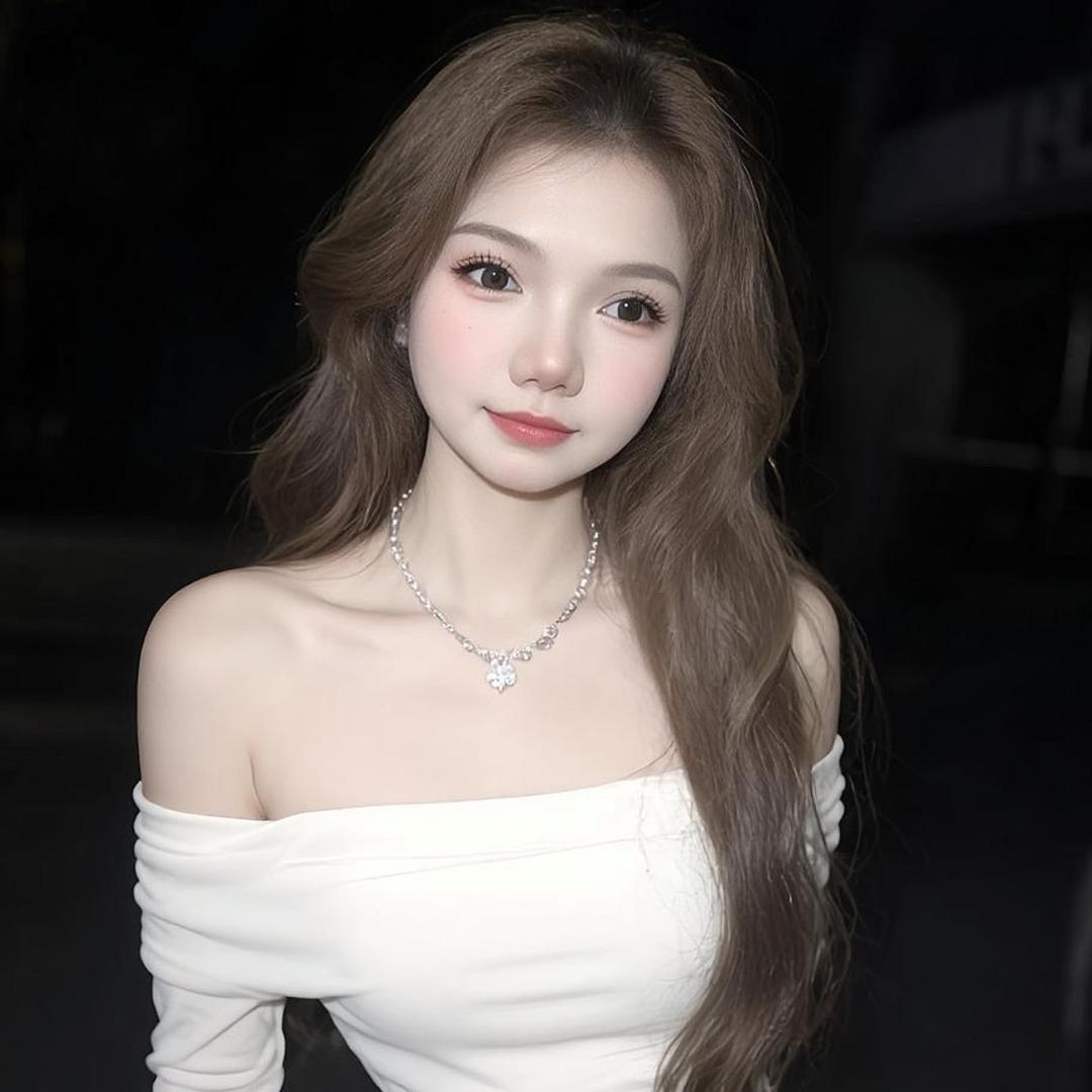 明月轻奢时尚服饰