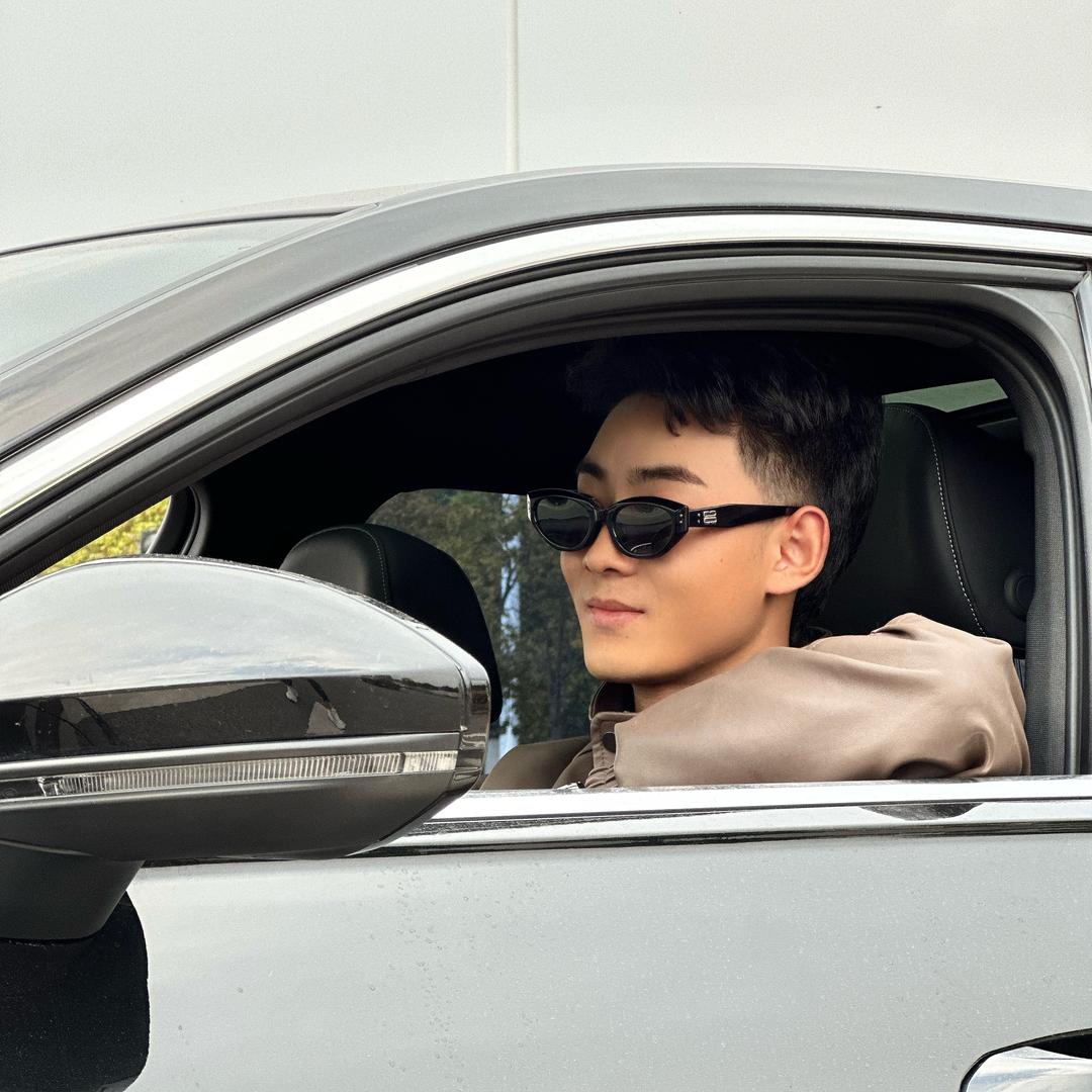 云南欧陆名车·黄政